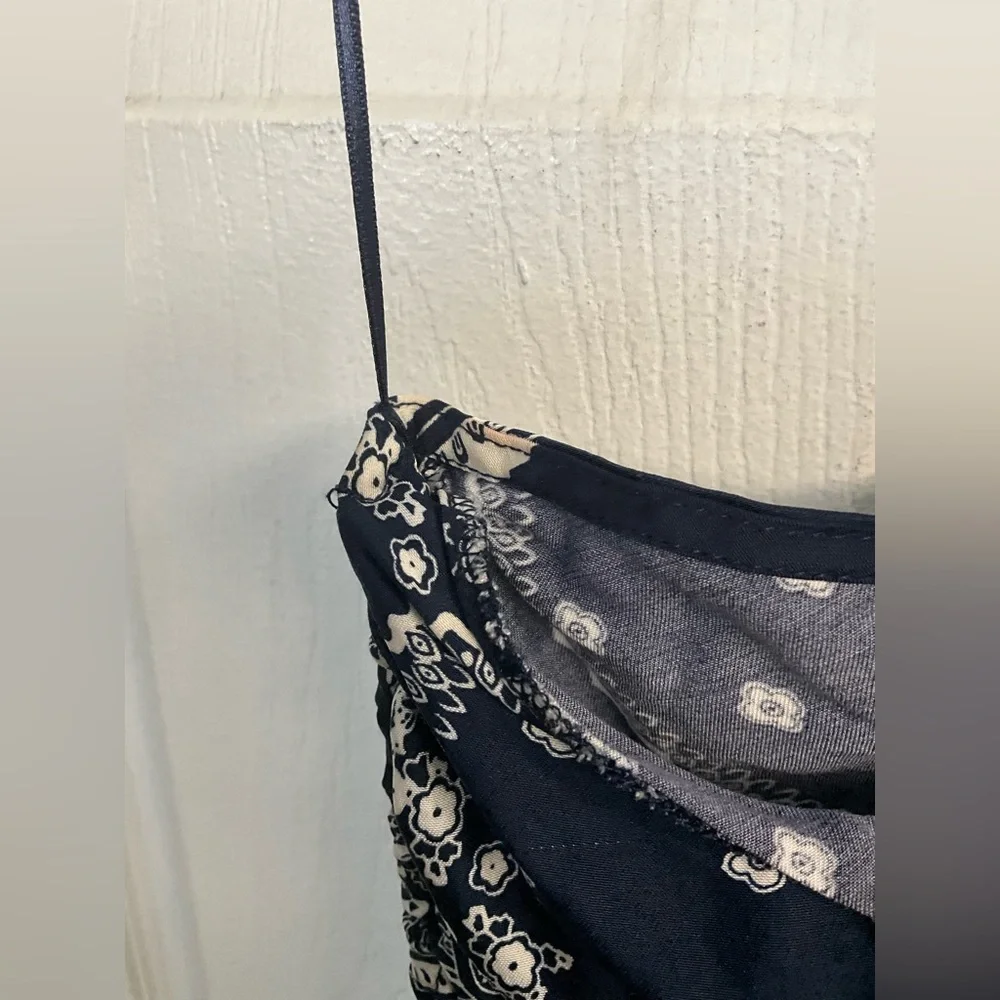 Orlana BANDANA-PRINT MAXI DRESS - Picture 6 of 7